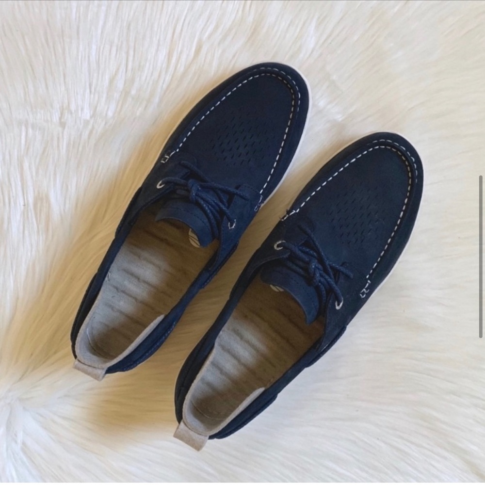 Timberland Loafers/ Boat Shoes - Men Size fit like 10.5 - Picture 2 of 10